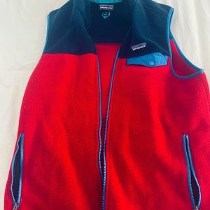 Men’s Patagonia fleece vest